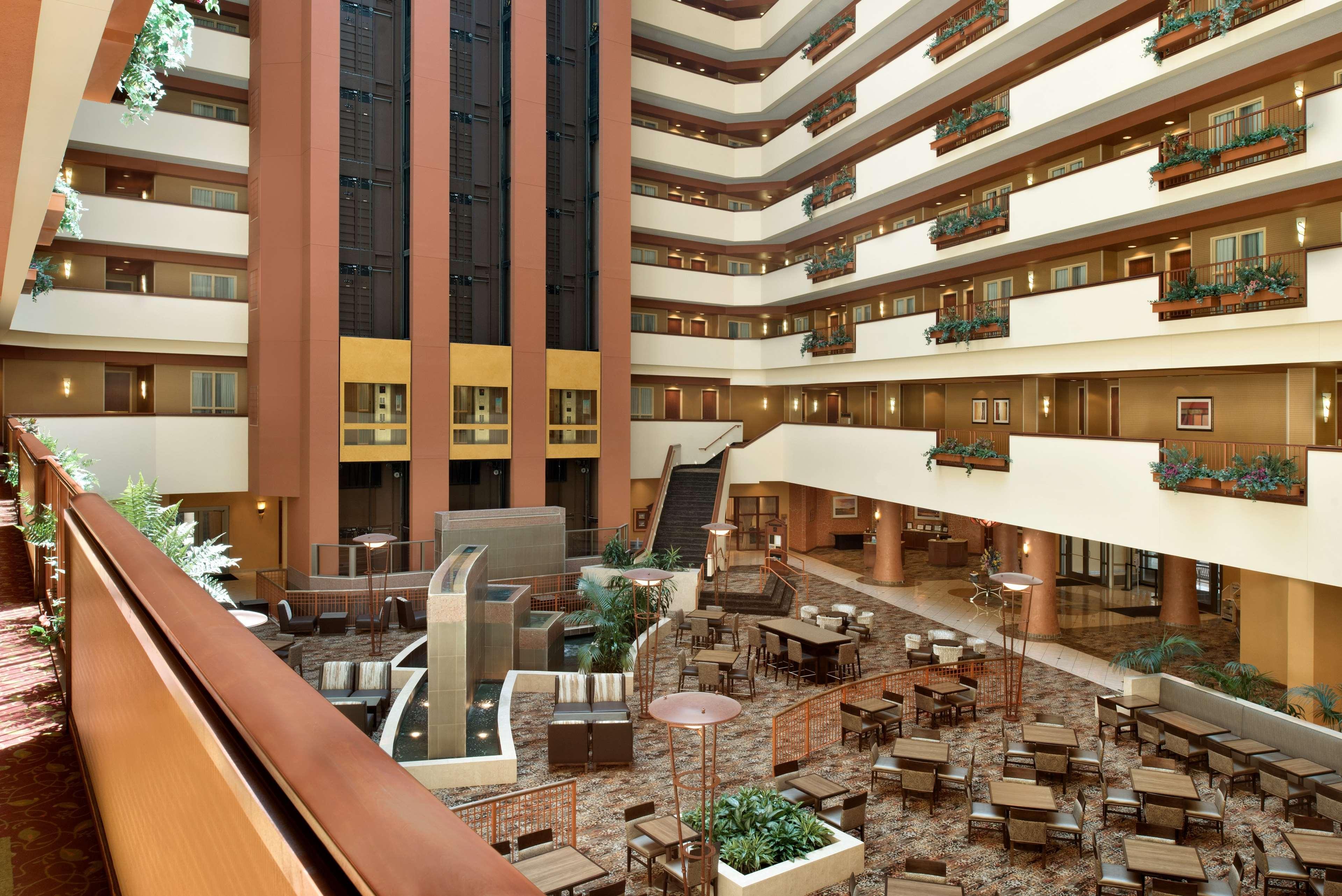 Embassy Suites East Peoria Hotel And Riverfront Conference Center Exterior foto